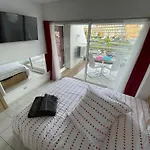 Naturist Port Ambonne Melrose View Διαμέρισμα *