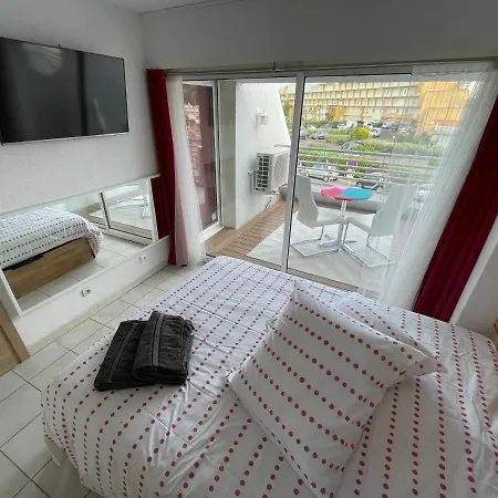 Naturist Port Ambonne Melrose View Apartament *