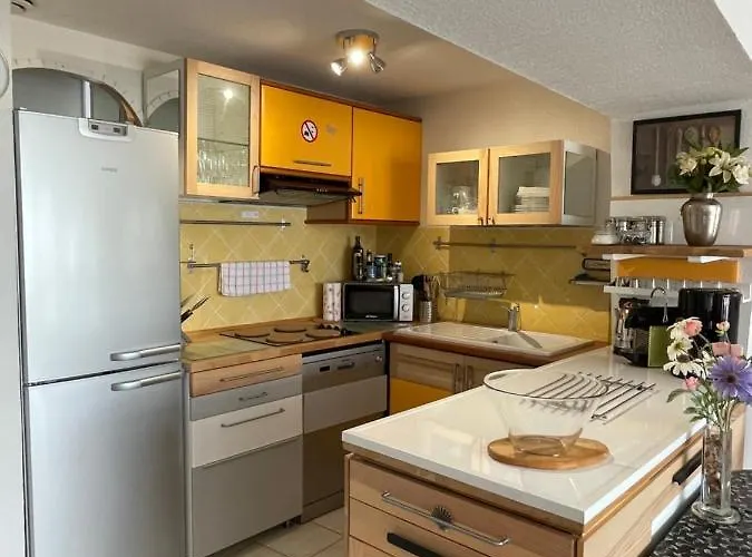 Naturist Port Ambonne Melrose View *